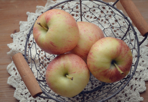 Cesto de manzanas CabelloStore